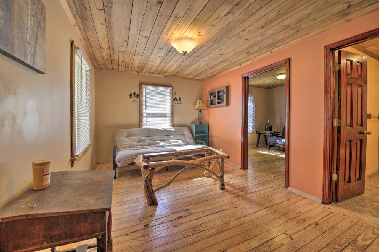 Pet-Friendly Cottage With Fire Pit - 3 Mi To Siu! Carbondale Kültér fotó