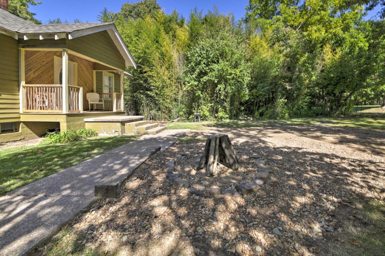 Pet-Friendly Cottage With Fire Pit - 3 Mi To Siu! Carbondale Kültér fotó